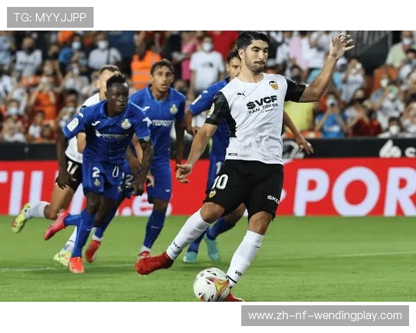 足球比赛中的球员适应能力与场上决策